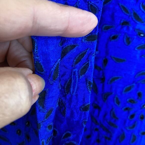 Chico’s Silk Jacket Lightweight Royal Blue with Black Embroidery Size 3 - Picture 5 of 7